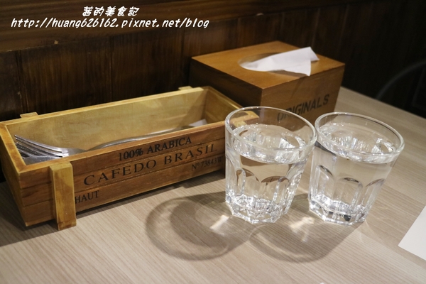 轉角198號咖啡 Corner No.198 Cafe:【[新北三重區】三重義式料理推薦 『轉角198號咖啡 Corner No.198 Cafe』義大利麵/排餐/燉飯/帕尼尼/鬆餅/咖啡/不收服務費/捷運徐匯中學