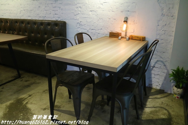 轉角198號咖啡 Corner No.198 Cafe:【[新北三重區】三重義式料理推薦 『轉角198號咖啡 Corner No.198 Cafe』義大利麵/排餐/燉飯/帕尼尼/鬆餅/咖啡/不收服務費/捷運徐匯中學