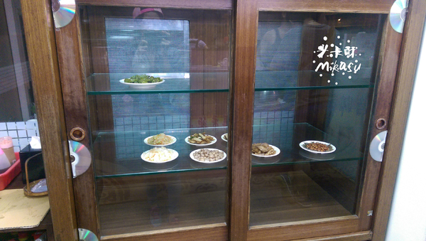 駱師父牛肉麵:【高雄/食﹡小港】鄰近高雄餐旅學院、小港醫院.駱師父牛肉麵