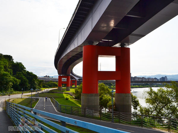 新店溪右岸03-景福租借站-下坡往福和河濱公園方向