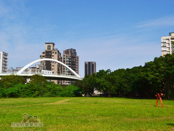 新店溪右岸09-古亭河濱公園-台北市客家文化中心跨堤天橋平台