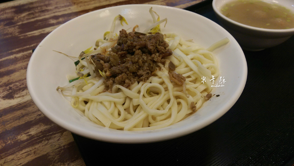 米糕厝(河南店)：【高雄/食﹡前鎮】市區內的平價樸實．米糕厝
