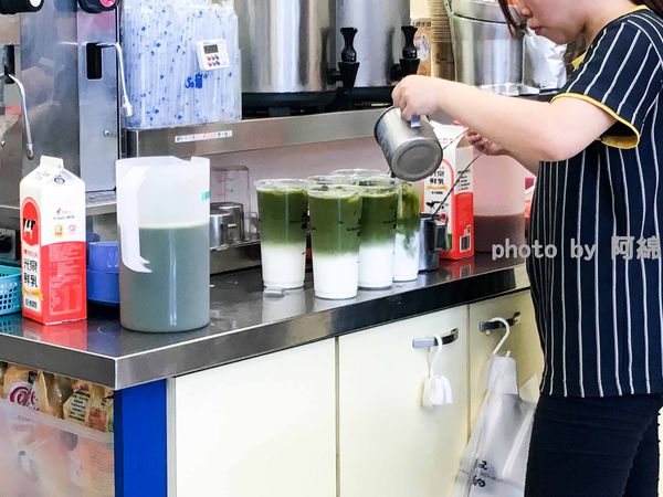 【桃園飲料】50嵐-超夯漸層抹茶拿鐵.抹茶/抹茶拿鐵/IG打卡/桃園抹茶飲料/桃園飲料美食小吃