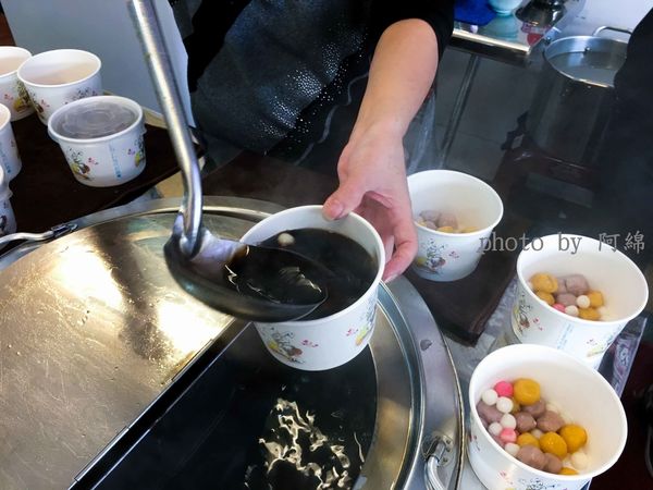 【桃園小吃】桃園忠孝甜品專賣-現煮!手工芋圓湯圓大湯圓,以黑糖入湯的極品熱甜湯.冬至/元宵/燒仙草/湯圓紅豆湯/花生湯圓/芝麻湯圓/桃園美食/在地人推薦必吃