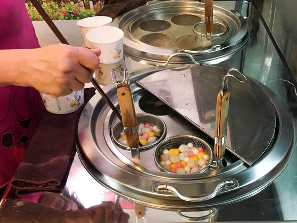 【桃園小吃】桃園忠孝甜品專賣-現煮!手工芋圓湯圓大湯圓,以黑糖入湯的極品熱甜湯.冬至/元宵/燒仙草/湯圓紅豆湯/花生湯圓/芝麻湯圓/桃園美食/在地人推薦必吃