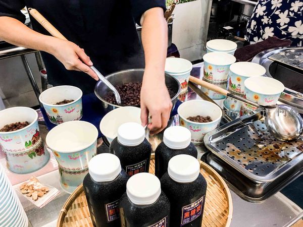 【桃園小吃】桃園忠孝甜品專賣-現煮!手工芋圓湯圓大湯圓,以黑糖入湯的極品熱甜湯.冬至/元宵/燒仙草/湯圓紅豆湯/花生湯圓/芝麻湯圓/桃園美食/在地人推薦必吃