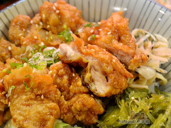 新宿食事處36-醬燒雞腿丼-雞腿肉側寫