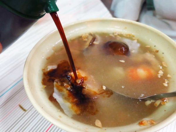 【蘆洲】蘇記鐤邊趖八寶冬粉豬油飯-料多到爆炸的鐤邊挫