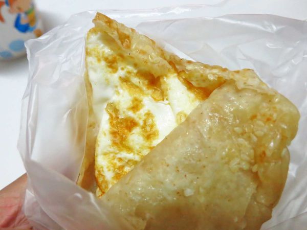 【新莊美食】國泰豆漿-薄又軟Q微鹹香的燒餅