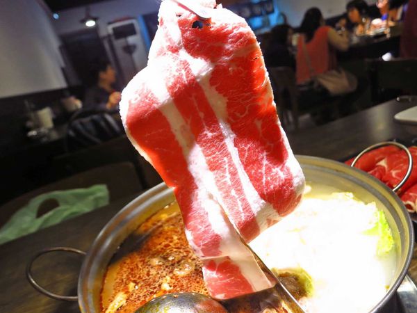 【板橋】有乾人鴛鴦麻辣火鍋-巷弄隱藏版的食材大份量麻辣火鍋