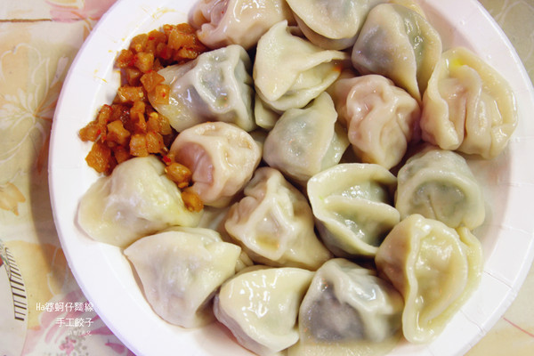Ha婆蚵仔麵線手工餃子(延吉店):【台北市松山區。小吃】Ha 婆蚵仔麵線手工餃子(延吉店) 上班族與學生族群推薦外帶美食