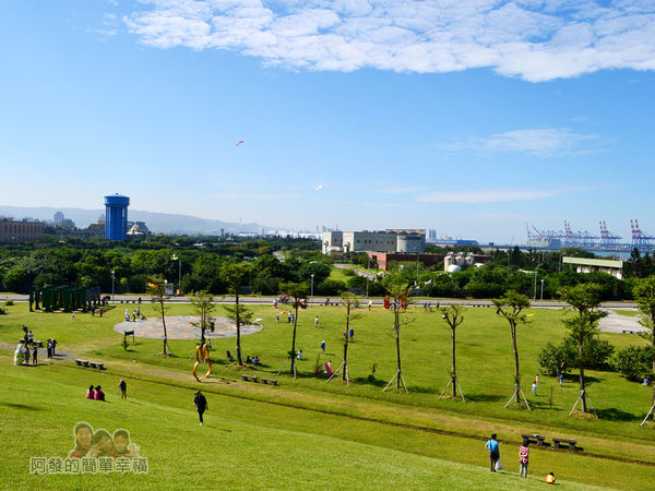 八里-十三行文化公園38-小山丘上鳥瞰文化公園