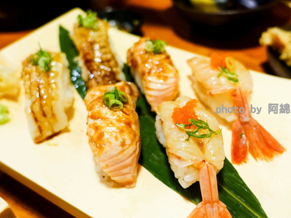 【桃園日式】八條壽司 南平店-不用跑三峽排隊吃壽司，愈夜愈美！桃園藝文特區深夜食堂．cp值高/宵夜/居酒屋/平價日本料理/桃園美食/在地人推薦必吃