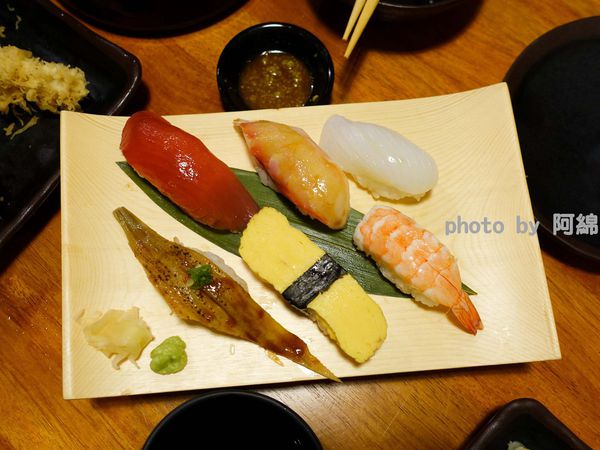 【桃園日式】八條壽司 南平店-不用跑三峽排隊吃壽司，愈夜愈美！桃園藝文特區深夜食堂．cp值高/宵夜/居酒屋/平價日本料理/桃園美食/在地人推薦必吃