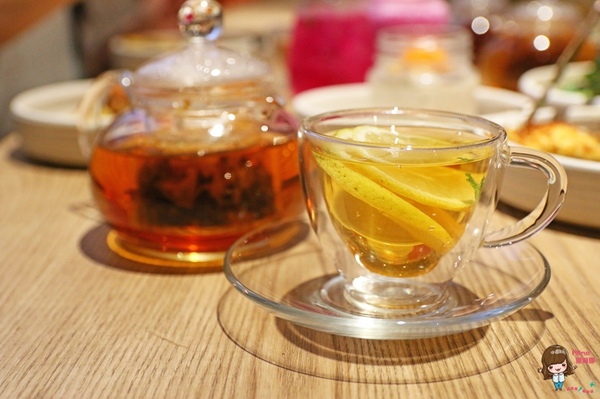 VCE南加州餐飲生活概念店：【食記】台北東區 VCE 南加州餐飲生活概念店 海洋衝浪風咖啡館餐廳 共生共享不限時悠活新鮮