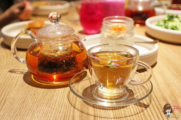 VCE南加州餐飲生活概念店：【食記】台北東區 VCE 南加州餐飲生活概念店 海洋衝浪風咖啡館餐廳 共生共享不限時悠活新鮮