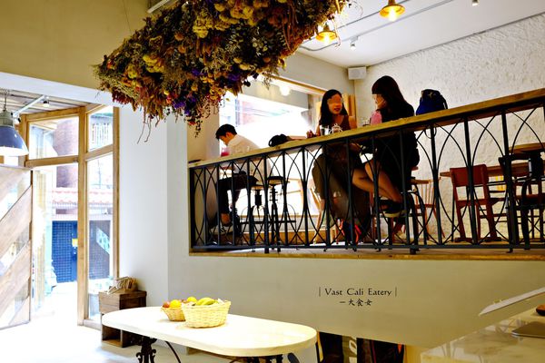 東區美食-V.C.E南加州餐飲生活概念店