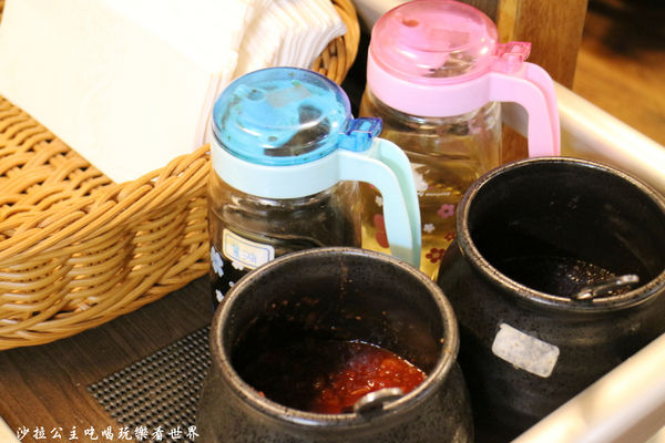 人从众厚切牛排館:台北車站牛排『人从众厚切牛排館-南陽店』南陽街/小火鍋