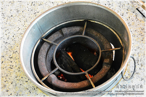 霸味薑母鴨(民生店)：【高雄】新興區。霸味薑母鴨 高雄旗艦店《立冬中午就來吃薑母鴨！》