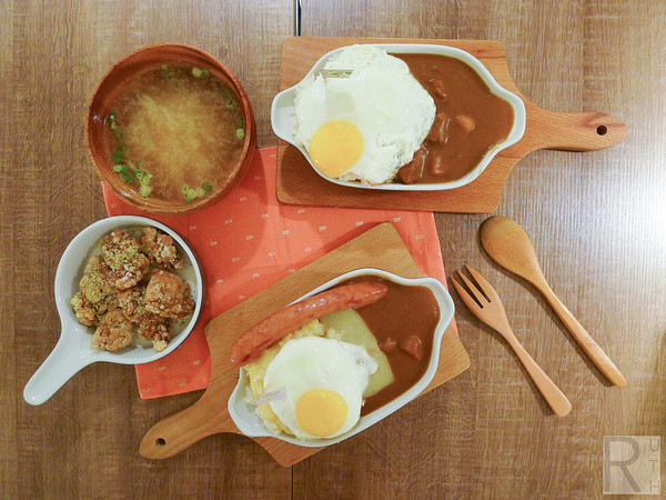 HOME CURRY:娜丹小姐【西門 】HOME CURRY 有家的味道,溫暖你的心|隱藏版萌萌咖哩飯|萬年大樓美食街|捷運西門站|口碑券