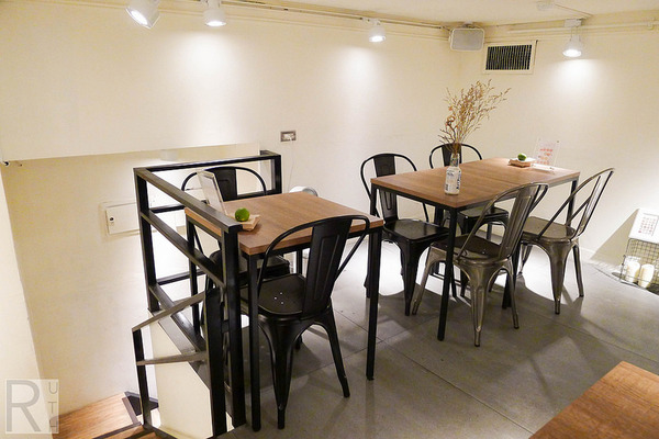 HOME CURRY:娜丹小姐【西門 】HOME CURRY 有家的味道,溫暖你的心|隱藏版萌萌咖哩飯|萬年大樓美食街|捷運西門站|口碑券