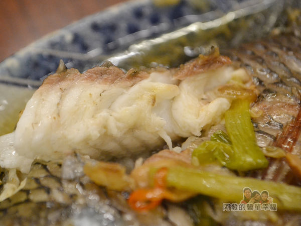 許家莊魯肉飯17-鹹水黑鯽魚肉質