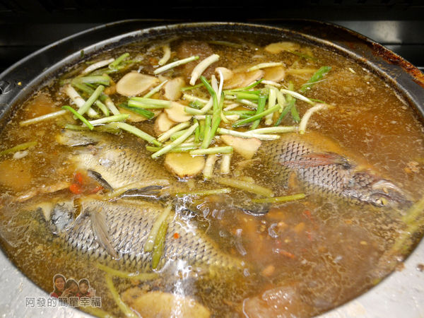 許家莊魯肉飯06-鹹水黑鯽魚鍋