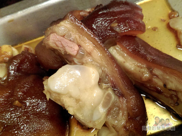 許家莊魯肉飯27-滷豬腳切面