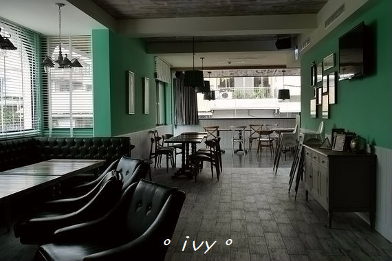 貳樓(新竹店)： Second Floor Cafe 貳樓 (新竹店)