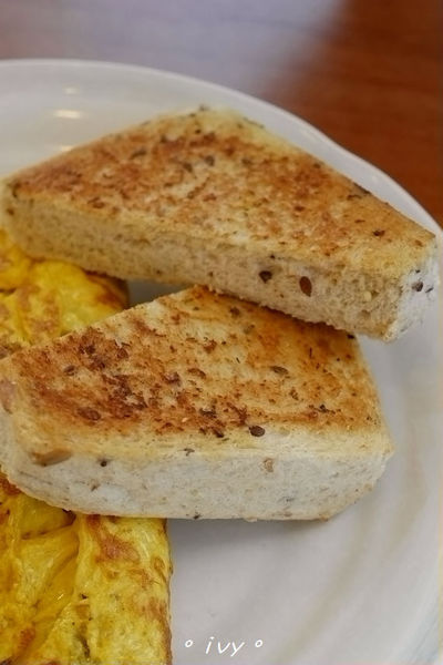 貳樓(新竹店)： Second Floor Cafe 貳樓 (新竹店)