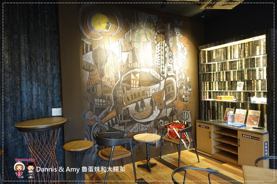 20161110《新竹平價咖啡店》歐客佬精品咖啡旗艦店 -新竹光華店x用銅板價品嚐好咖啡和美味甜點 ︱超奢華世界級藝伎咖啡相遇初體驗（影片） (57).jpg