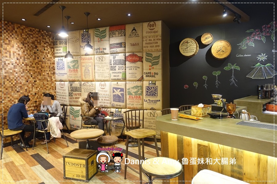 20161110《新竹平價咖啡店》歐客佬精品咖啡旗艦店 -新竹光華店x用銅板價品嚐好咖啡和美味甜點 ︱超奢華世界級藝伎咖啡相遇初體驗（影片） (42).jpg