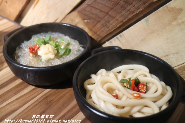 肉普普 石頭•涮涮鍋:【台北南港區】五分埔火鍋推薦『肉普普 石頭涮涮鍋』近捷運松山火車站,CP值超高美食!