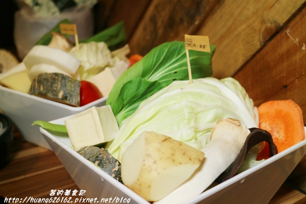 肉普普 石頭•涮涮鍋:【台北南港區】五分埔火鍋推薦『肉普普 石頭涮涮鍋』近捷運松山火車站,CP值超高美食!