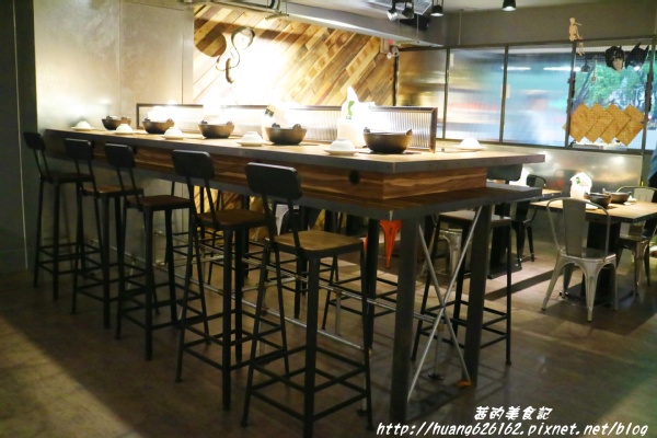 肉普普 石頭•涮涮鍋:【台北南港區】五分埔火鍋推薦『肉普普 石頭涮涮鍋』近捷運松山火車站,CP值超高美食!