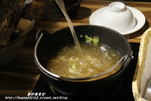 肉普普 石頭•涮涮鍋:【台北南港區】五分埔火鍋推薦『肉普普 石頭涮涮鍋』近捷運松山火車站,CP值超高美食!