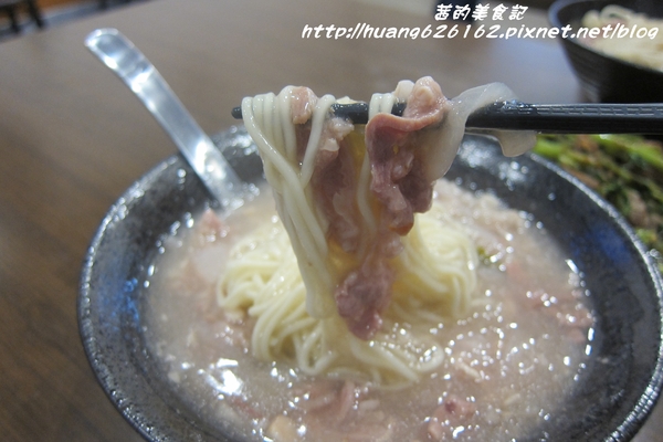 鉄木真生炒羊肉羹：【新北三重區】捷運菜寮美食『鉄木真生炒羊肉羹』必點炒羊肉,便宜又大碗~