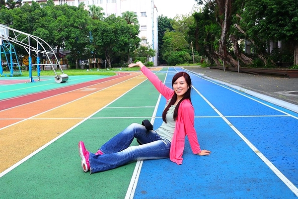 螢橋國小:【台北景點】守護充滿童趣的昆蟲園地&螢橋國小彩虹跑道成為校園美拍的聚焦點