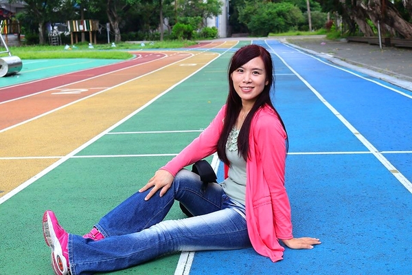 螢橋國小:【台北景點】守護充滿童趣的昆蟲園地&螢橋國小彩虹跑道成為校園美拍的聚焦點