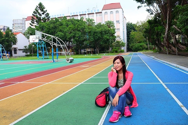 螢橋國小:【台北景點】守護充滿童趣的昆蟲園地&螢橋國小彩虹跑道成為校園美拍的聚焦點