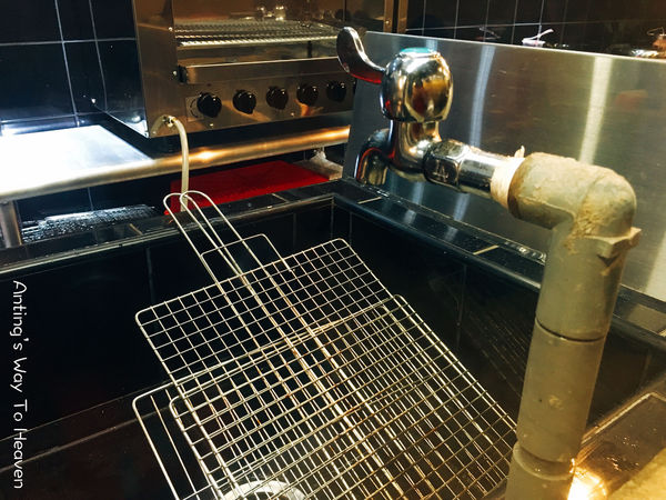 傲鰻天下 店內擺設 洗槽.jpg