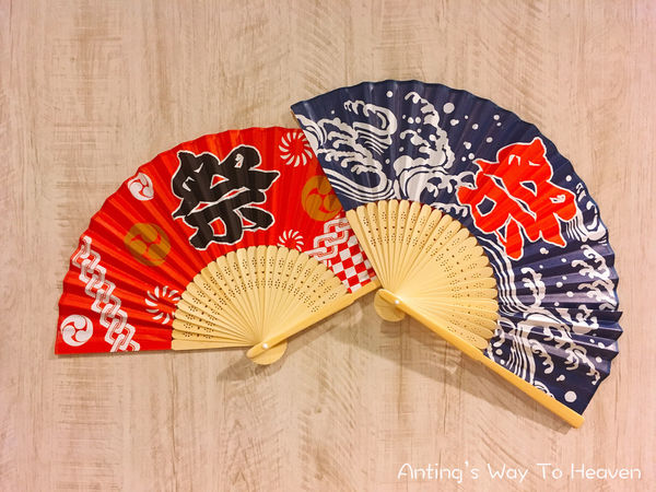 傲鰻天下 店內擺設 扇子2.jpg