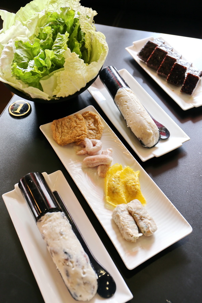 台省製燒海鮮羊肉爐，手感貢丸、海藻米血糕，