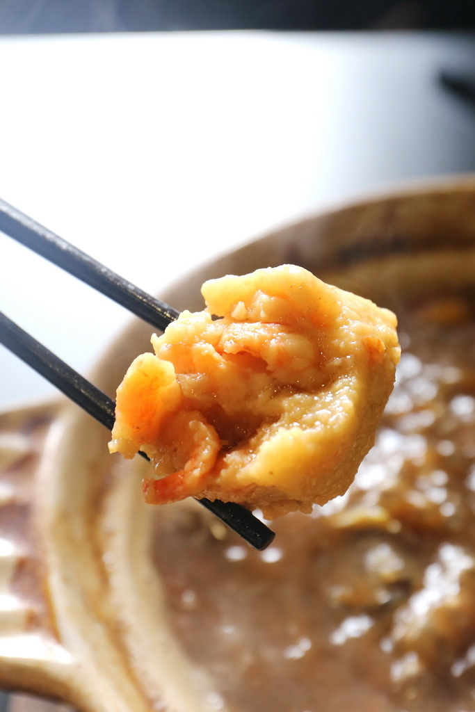 台省製燒海鮮羊肉爐，手感貢丸、海藻米血糕，