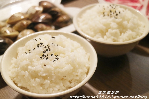 築湘養生麻辣火鍋：【新北三重區】一人就能享用麻辣火鍋『築湘養生麻辣火鍋』三重平價火鍋推薦/麻辣火鍋/養生招牌花雕雞/打卡送鴨血、豆腐/捷運徐匯中學站