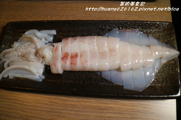 築湘養生麻辣火鍋：【新北三重區】一人就能享用麻辣火鍋『築湘養生麻辣火鍋』三重平價火鍋推薦/麻辣火鍋/養生招牌花雕雞/打卡送鴨血、豆腐/捷運徐匯中學站