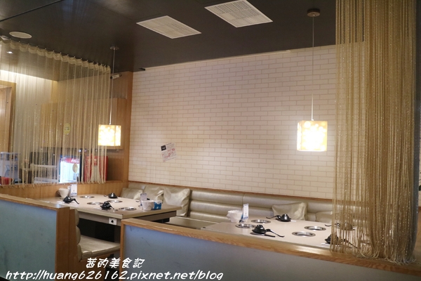 築湘養生麻辣火鍋：【新北三重區】一人就能享用麻辣火鍋『築湘養生麻辣火鍋』三重平價火鍋推薦/麻辣火鍋/養生招牌花雕雞/打卡送鴨血、豆腐/捷運徐匯中學站