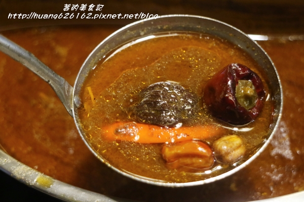 築湘養生麻辣火鍋：【新北三重區】一人就能享用麻辣火鍋『築湘養生麻辣火鍋』三重平價火鍋推薦/麻辣火鍋/養生招牌花雕雞/打卡送鴨血、豆腐/捷運徐匯中學站