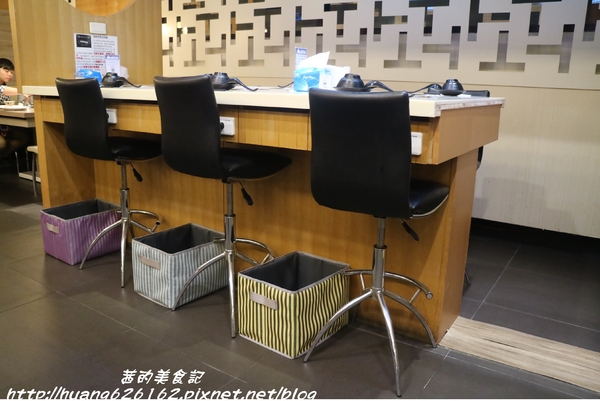 築湘養生麻辣火鍋：【新北三重區】一人就能享用麻辣火鍋『築湘養生麻辣火鍋』三重平價火鍋推薦/麻辣火鍋/養生招牌花雕雞/打卡送鴨血、豆腐/捷運徐匯中學站