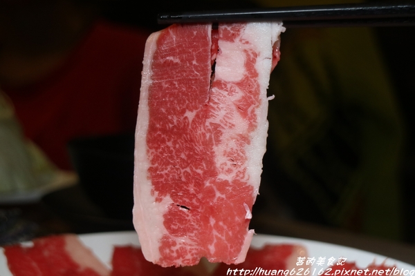 築湘養生麻辣火鍋：【新北三重區】一人就能享用麻辣火鍋『築湘養生麻辣火鍋』三重平價火鍋推薦/麻辣火鍋/養生招牌花雕雞/打卡送鴨血、豆腐/捷運徐匯中學站